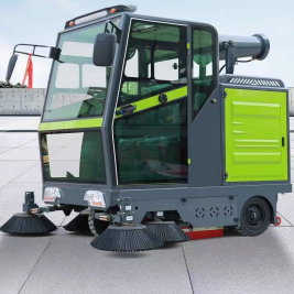 Elektrische veegmachine op vier wielen